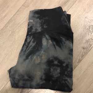 Alphalete Surface Power legging